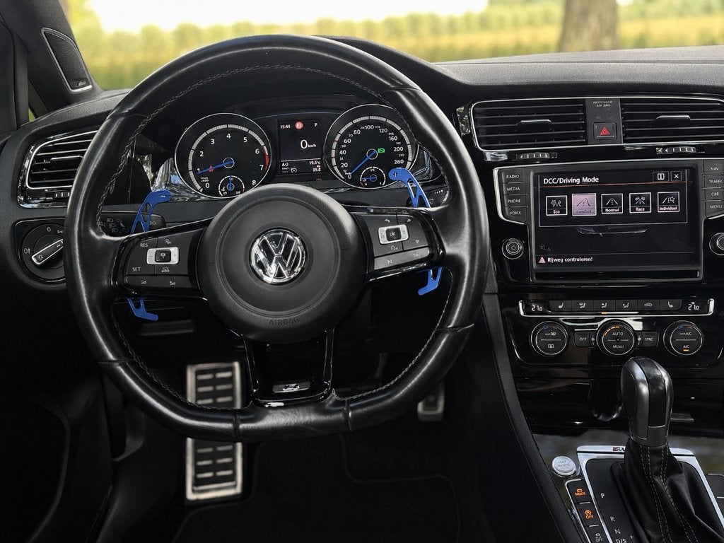 Volkswagen Golf 2.0 TSI R|DSG|PANO|LANE|DCC|CAMERA|VOL OPTIE, Automaat, Euro 5, Zwart, 4 cilinders