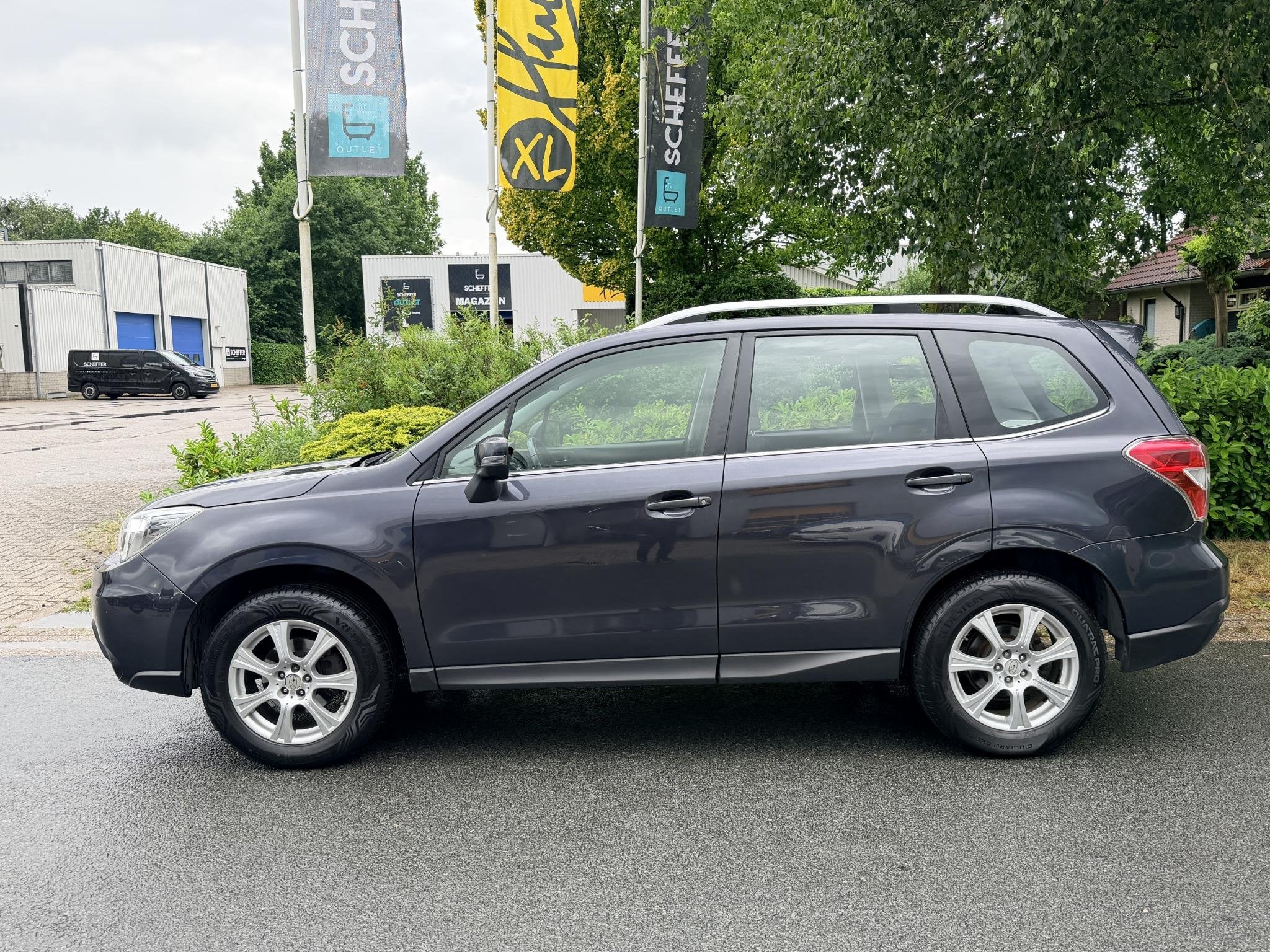 Subaru Forester 2.0 Luxury 150PK AWD•Automaat•Trekhaak, Automaat, 4 cilinders, Zwart, Bedrijf
