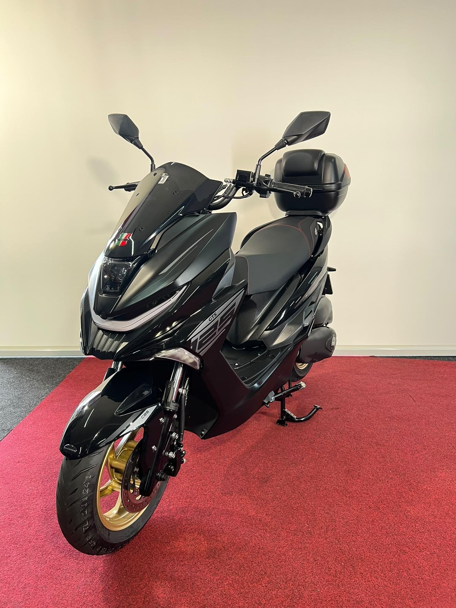GTS Attitude 125 143km!, Nijverheidslaan 41
3903 AN  Veenendaal, NL, Scooter, 125 cc, 11 kW of minder