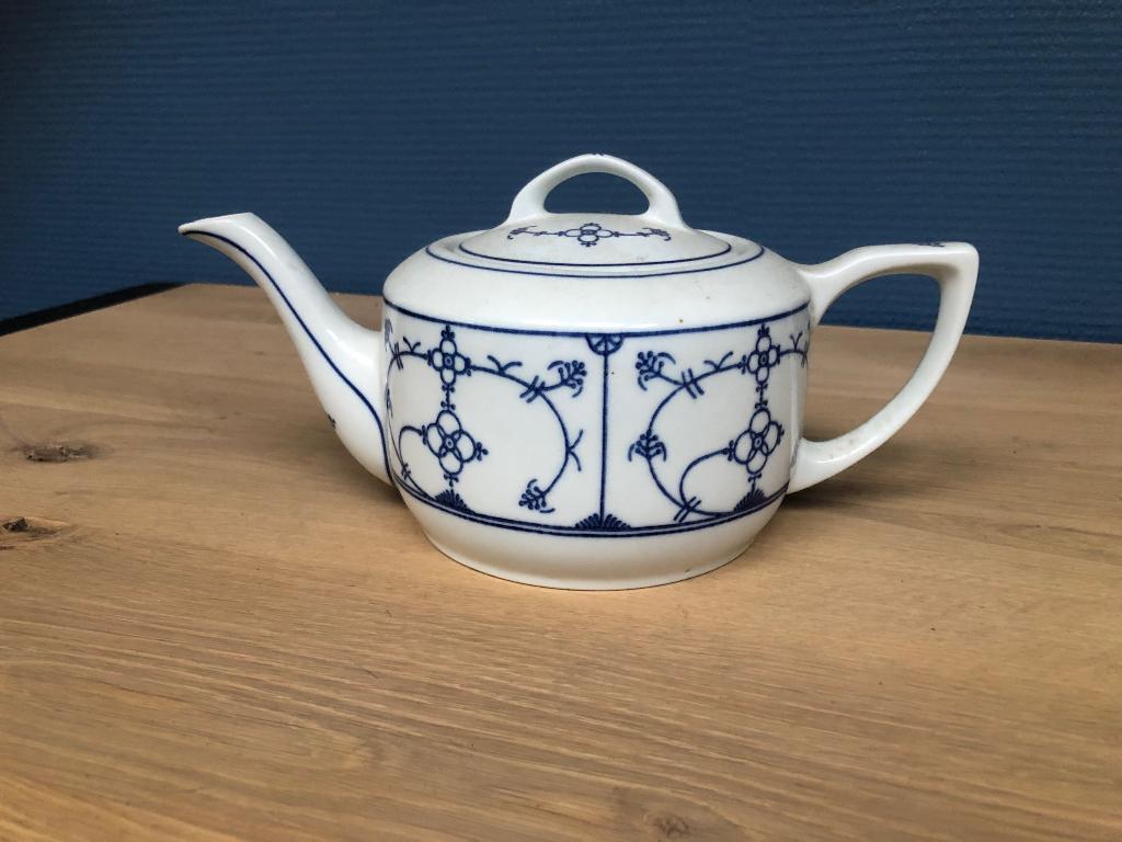 Porseleinen Jäger Eisenberg theepot, Ophalen of Verzenden