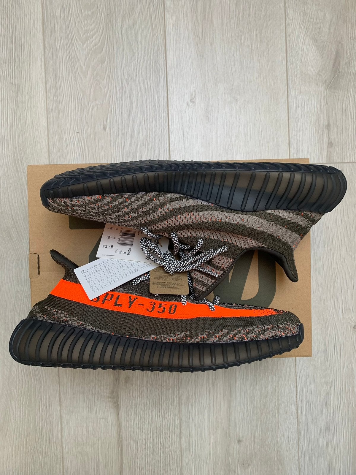 Adidas Yeezy Boost 350 V2 'Carbon Beluga' - Maat 44 2/3, Zwart, Nieuw, Ophalen of Verzenden, Sneakers of Gympen