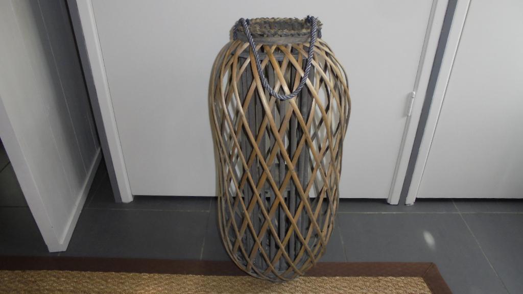 grote rieten lantaarn, doorsnee 35H70cm, Huis en Inrichting, Woonaccessoires | Kandelaars en Kaarsen, Ophalen, Gebruikt, 50 tot 75 cm