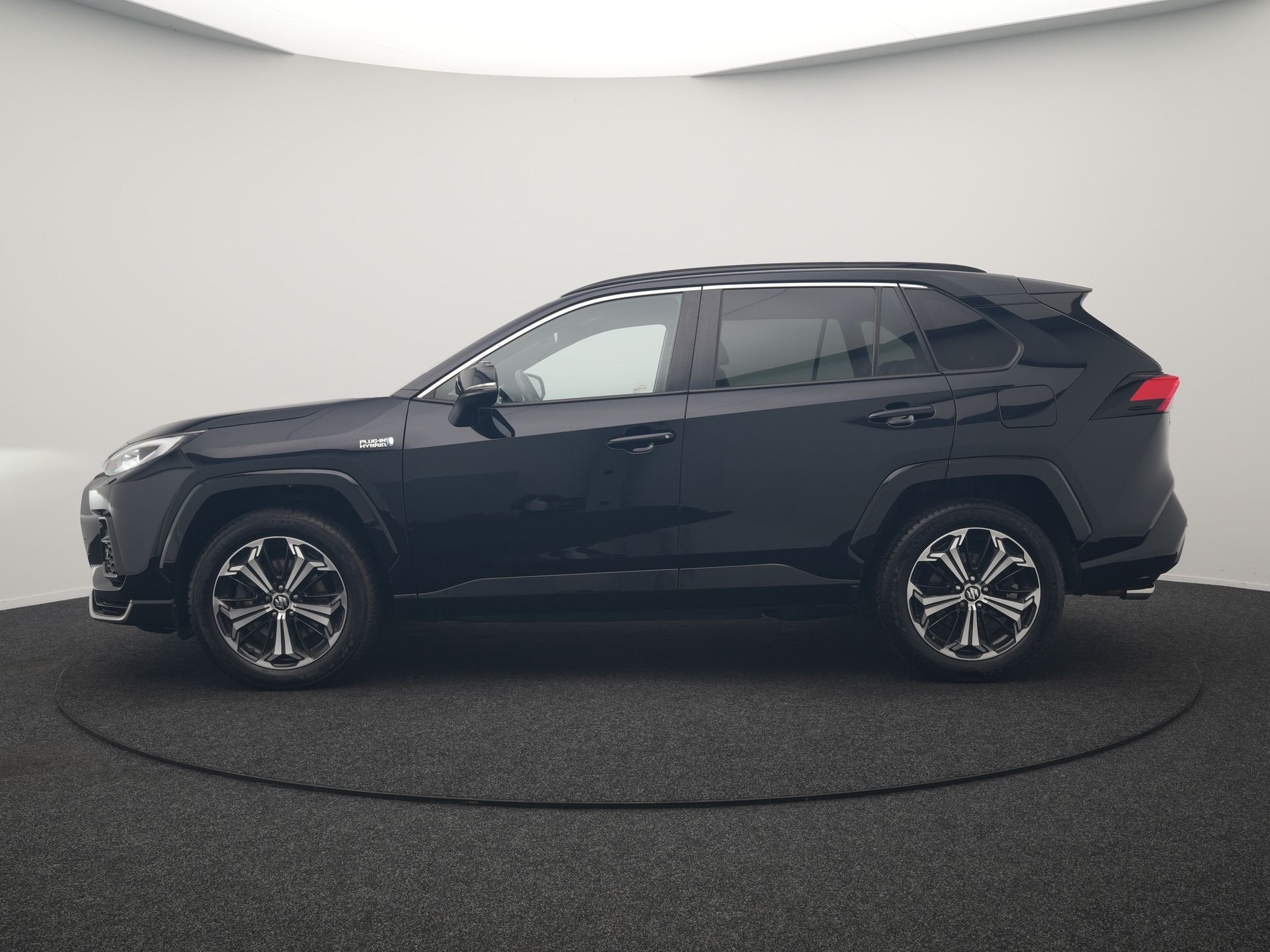 Toyota RAV4 2.5 Style PHEV 306pk Dealer O.H. | Adaptive Crui, Auto's, Toyota, Automaat, Gebruikt, Zwart, 4 cilinders
