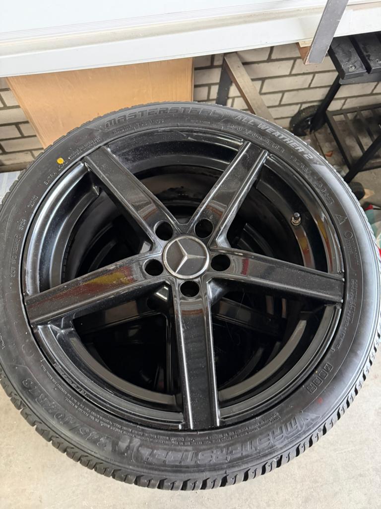 Mercedes A B C E klasse velgen en banden 18inch, Auto-onderdelen, Banden en Velgen, Ophalen, 18 inch, Banden en Velgen, KUHMO