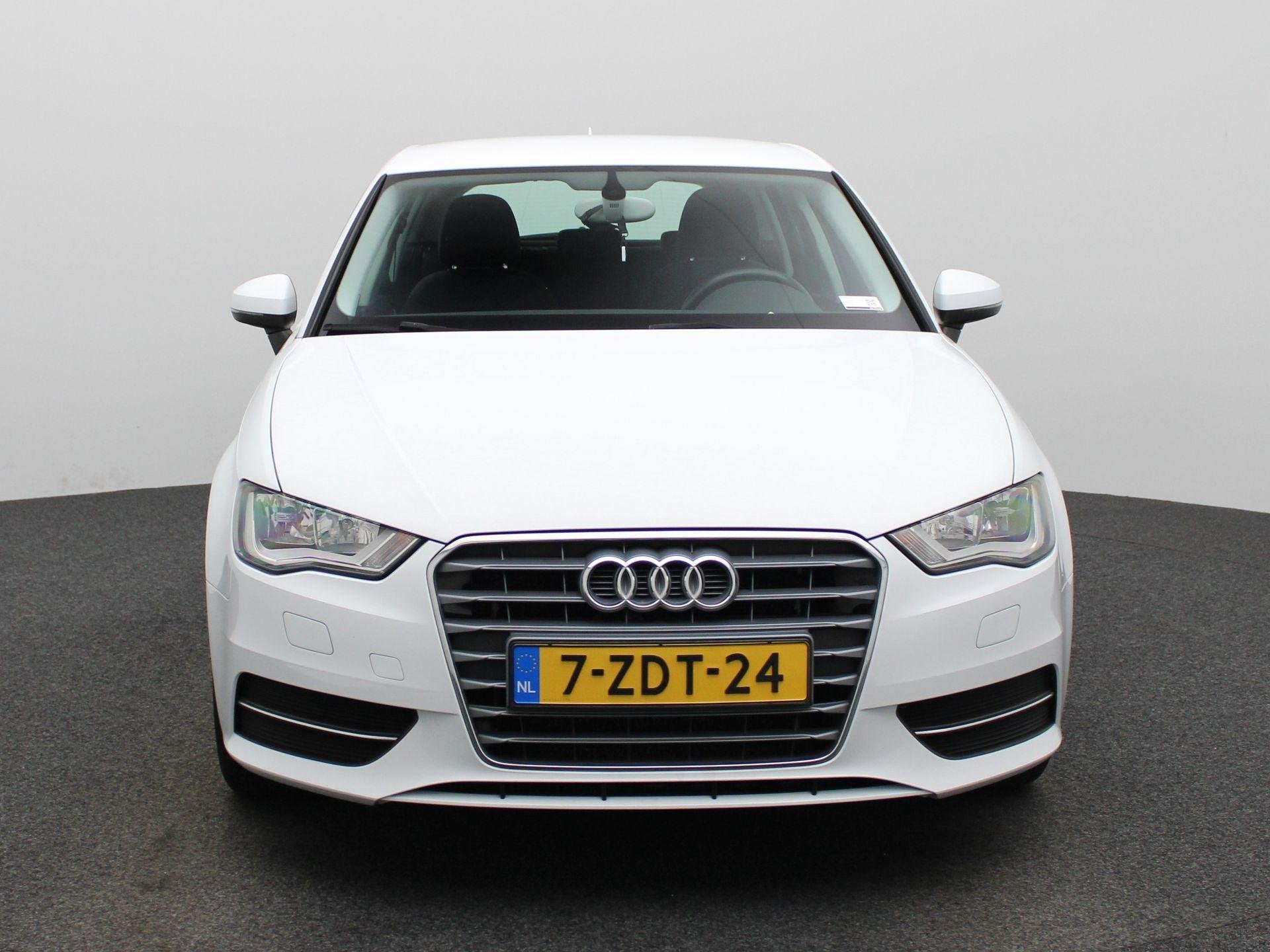 Audi A3 Sportback 1.2 TFSI Attraction Pro Line | Airconditio, Auto's, Voorwielaandrijving, 12 maanden, Stof, Gebruikt