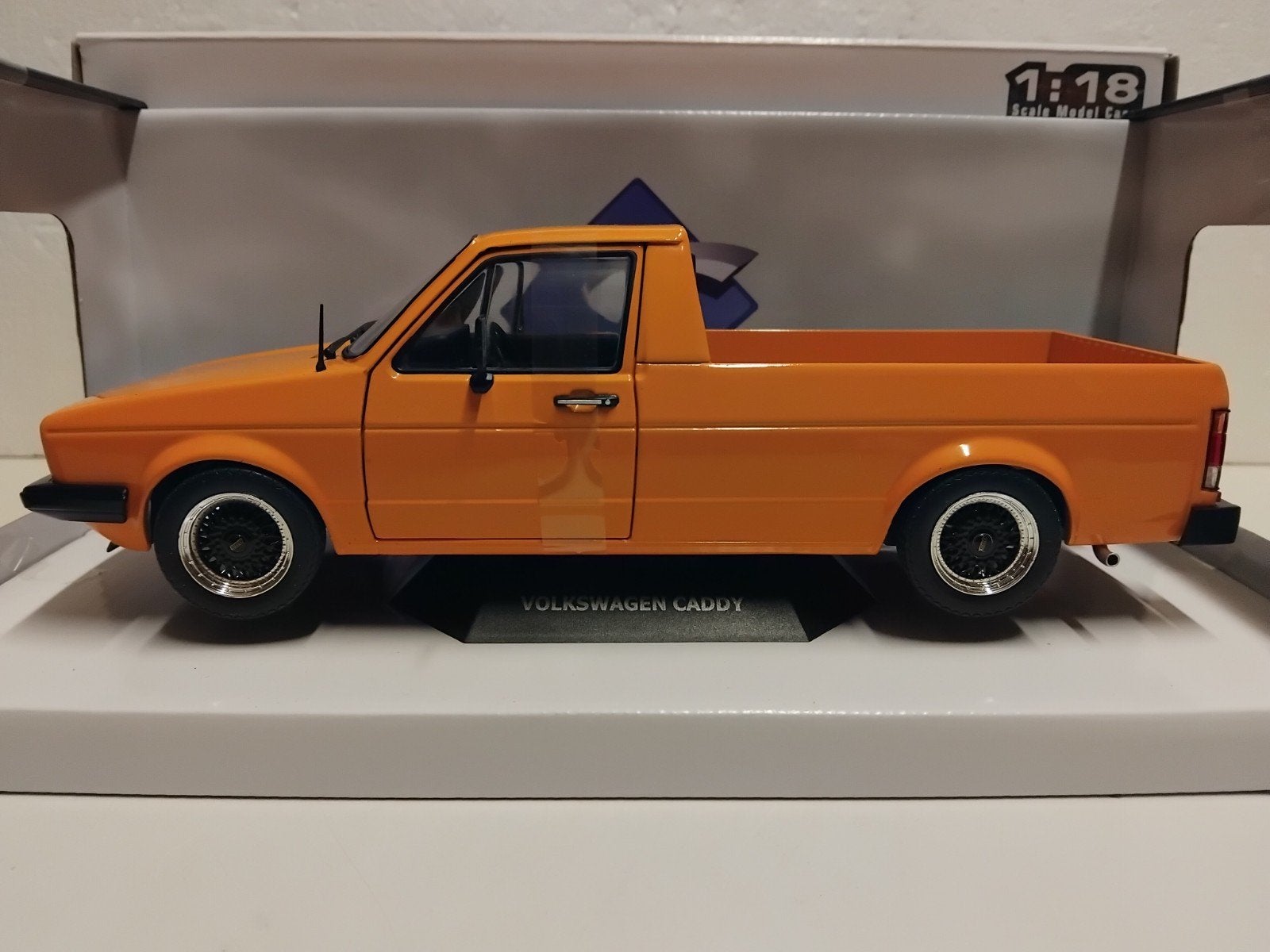 Volkswagen Caddy MK1 pick up oranje 1982 Solido 1:18 KRD, Ophalen of Verzenden, Zo goed als nieuw, Auto, Solido