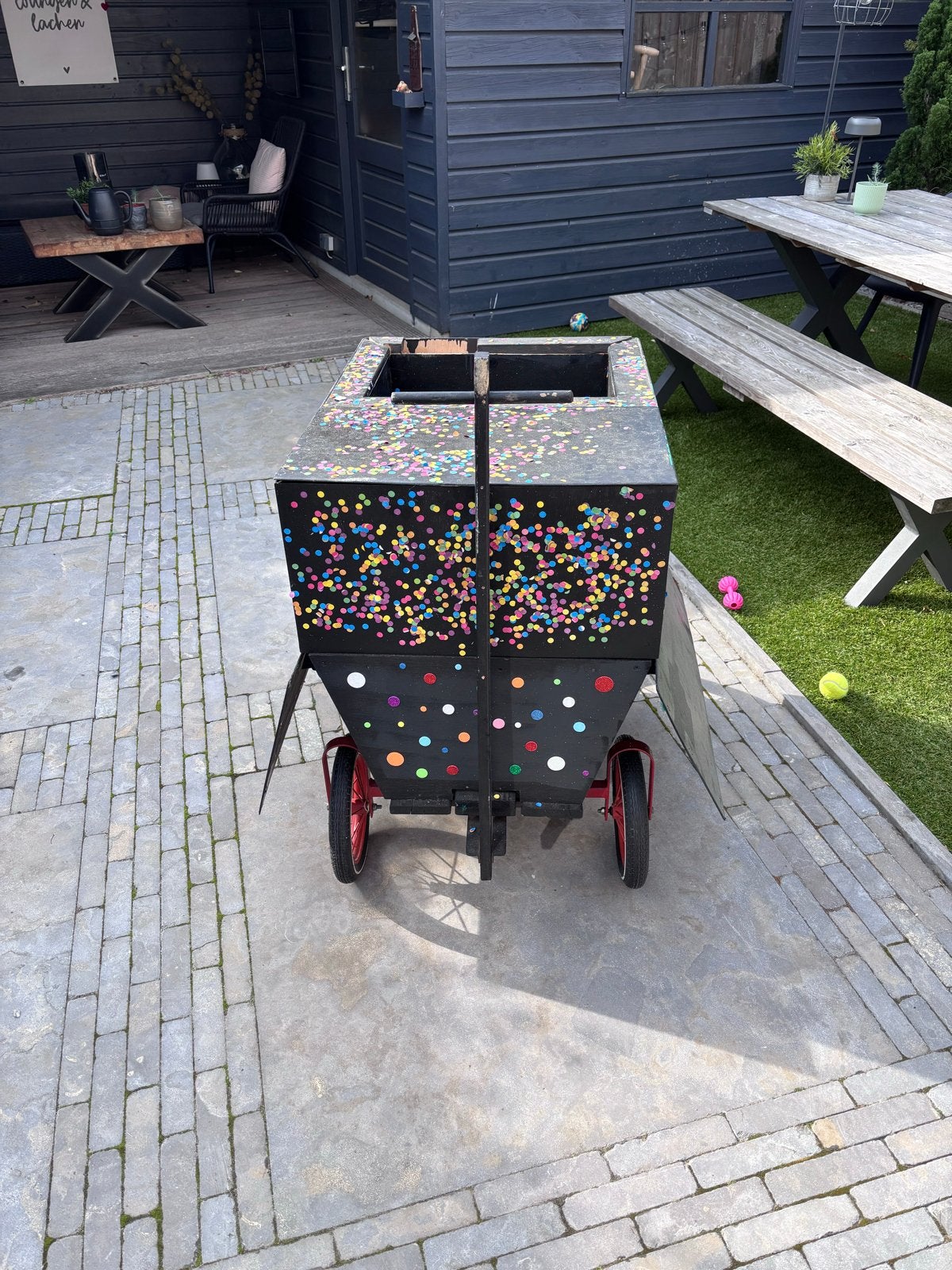 Kleine bolderkar aangepast voor Carnaval. Ruimte voor tekst, Ophalen, Gebruikt