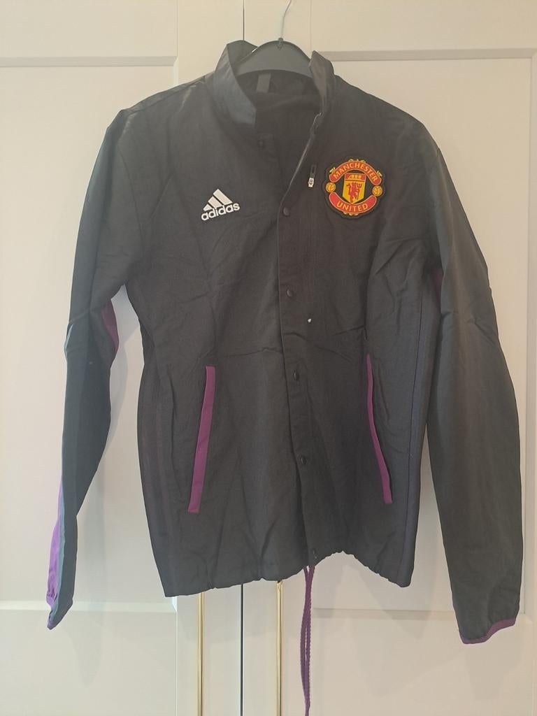 Trainingspak Manchester United. 3- delig., Maat S, Ophalen of Verzenden, Zo goed als nieuw, Trainingspak