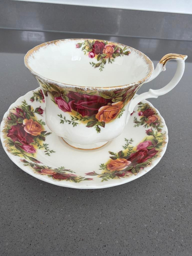 Royal Albert Old Country Roses kop en schotel, Ophalen of Verzenden