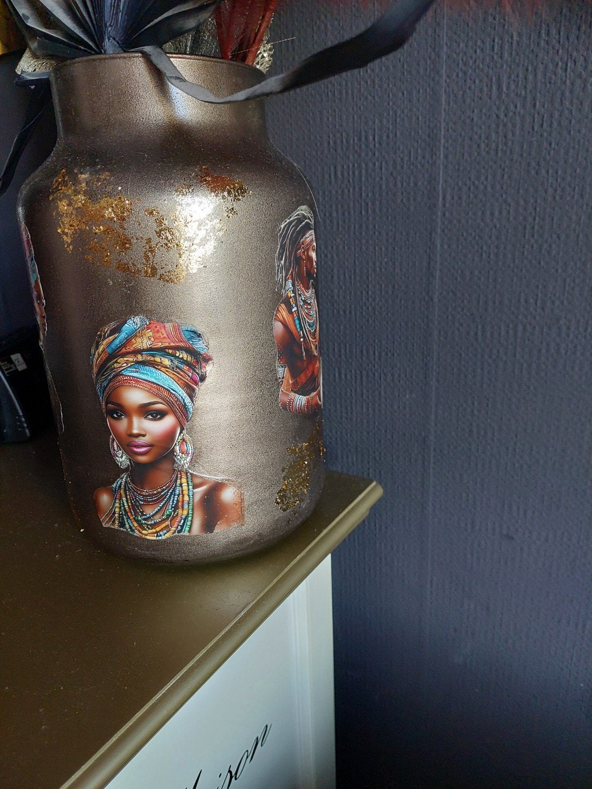 Nw Afrikaanse decoupage vaas, Huis en Inrichting, Ophalen