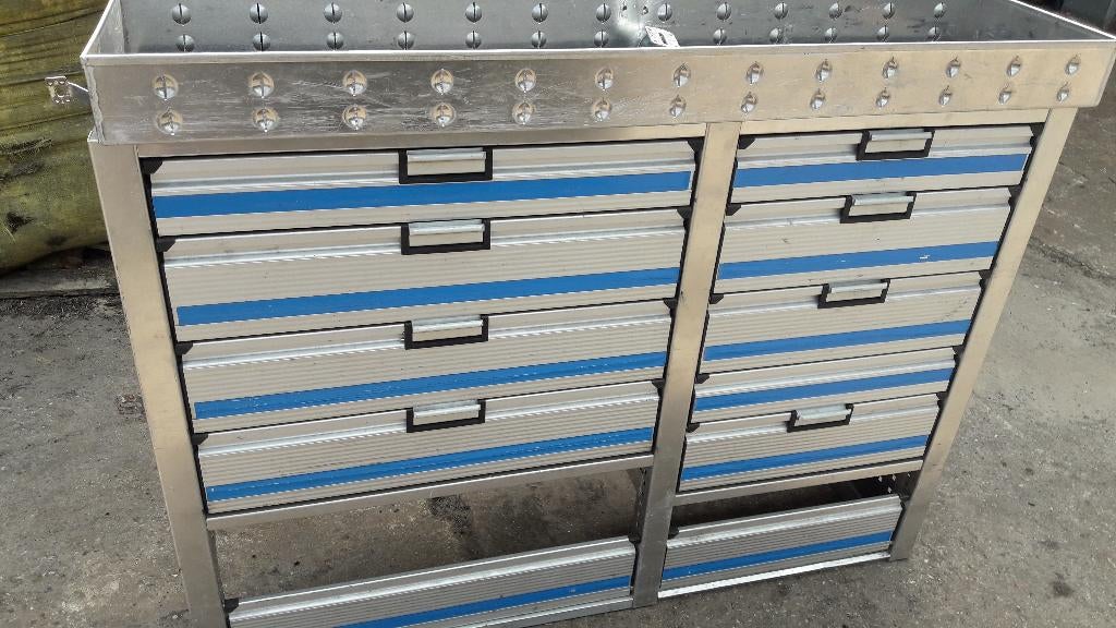 Ladekast voor in bedrijfswagen, Ophalen