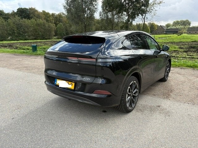 XPENG G6 80,8 kWh 297pk RWD 2026 Zwart nw model trekhaak, Auto's, Automaat, 81 kWh, Achterwielaandrijving, Euro 6