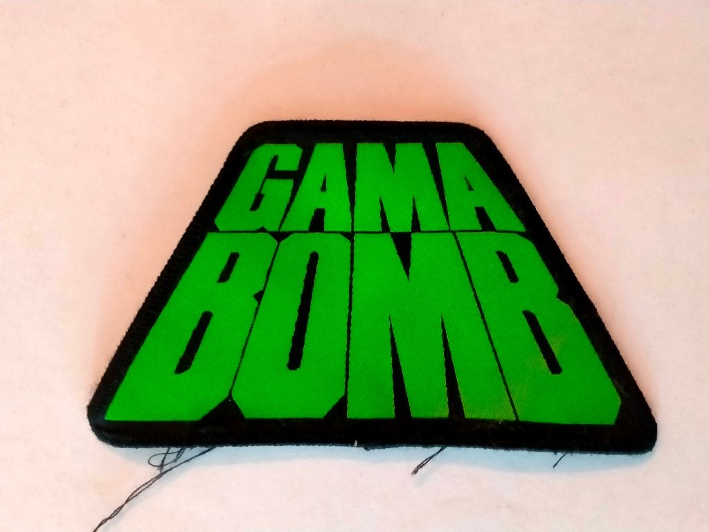 Gama Bomb muziek kleding embleem patch logo, Verzamelen, Muziek, Artiesten en Beroemdheden, Verzenden, Gebruikt, Kleding