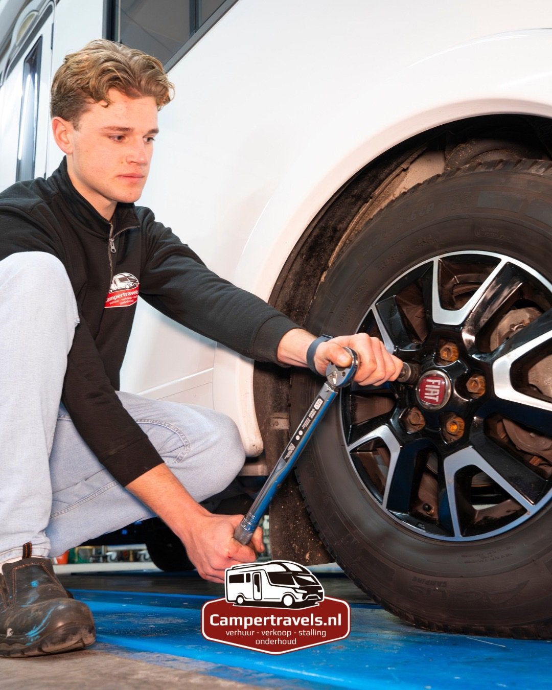 Camper reparatie en inbouw op locatie | Campertravels, 24-uursservice, Carrosserie