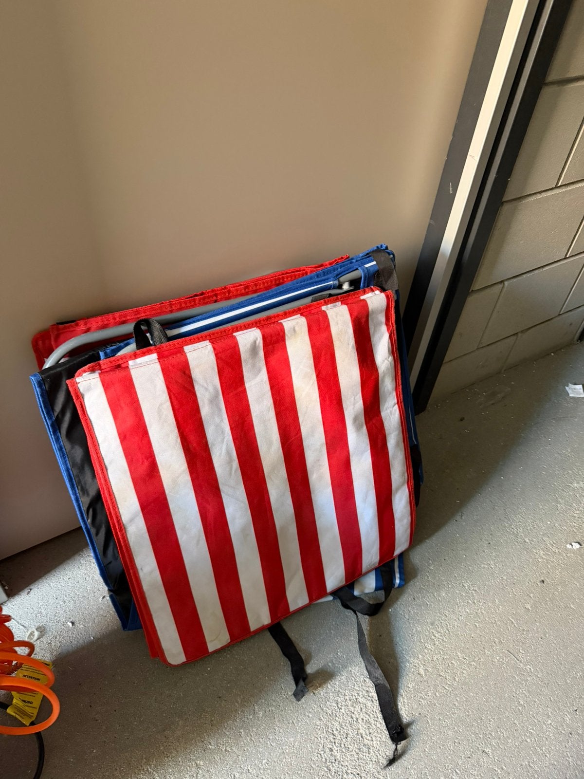 2x ligbedden, Ophalen of Verzenden, Zo goed als nieuw, Blauw, 30 cm of meer