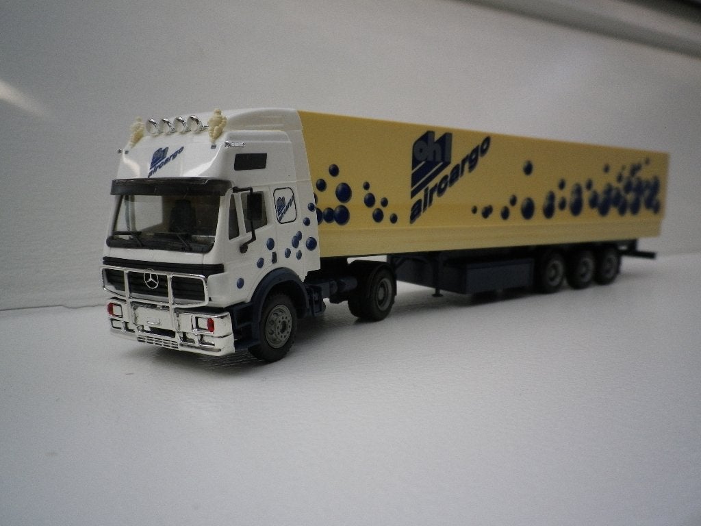 Herpa Mercedes SK eurocab. redelijk verkleurd, Hobby en Vrije tijd, Modelauto's | 1:87, Ophalen of Verzenden, Gebruikt, Bus of Vrachtwagen