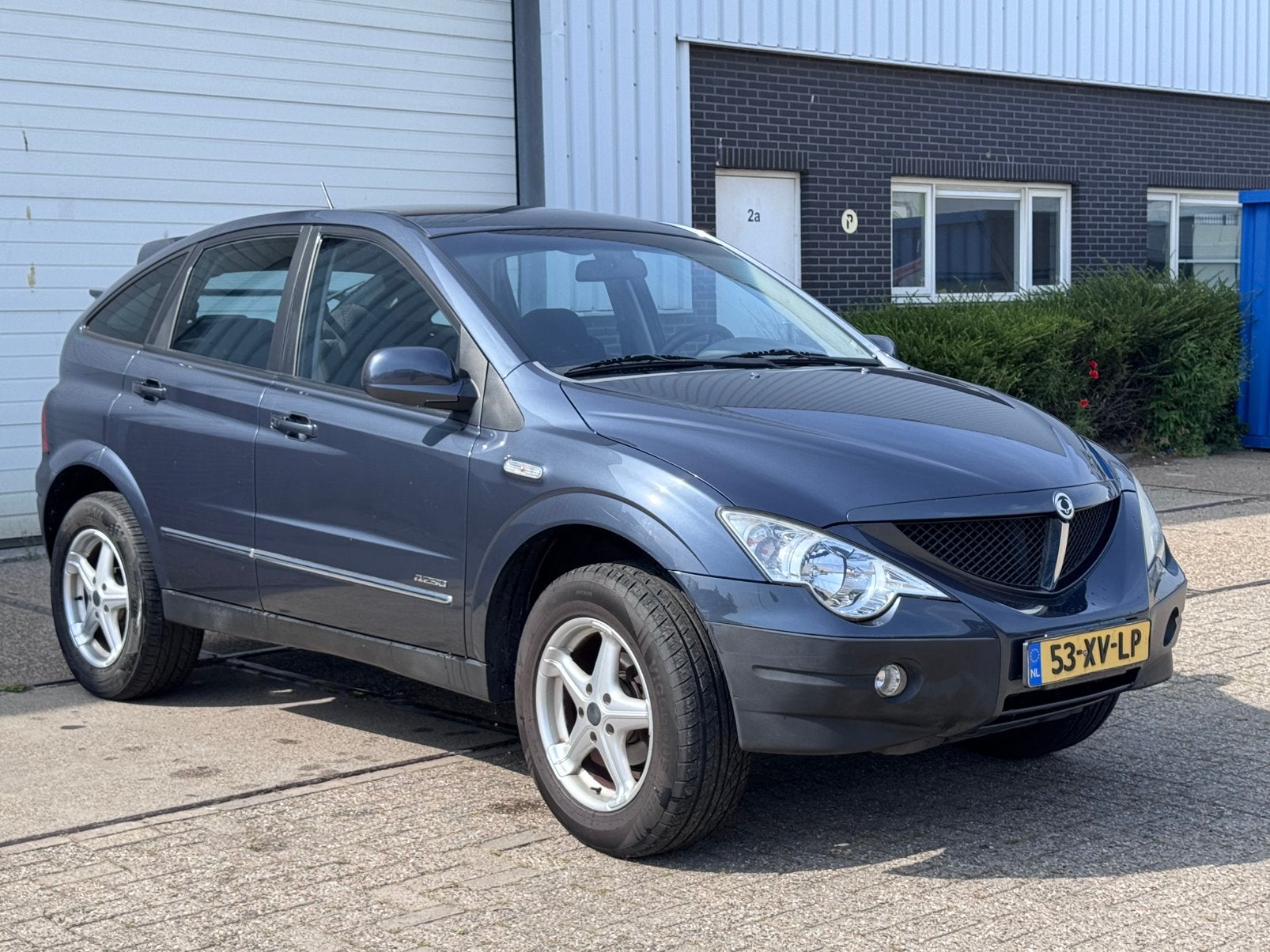 SsangYong Actyon 2.3 A230 4WD AUT 2007 Grijs, Auto's, SsangYong, Automaat, Stof, Zwart, 4 cilinders