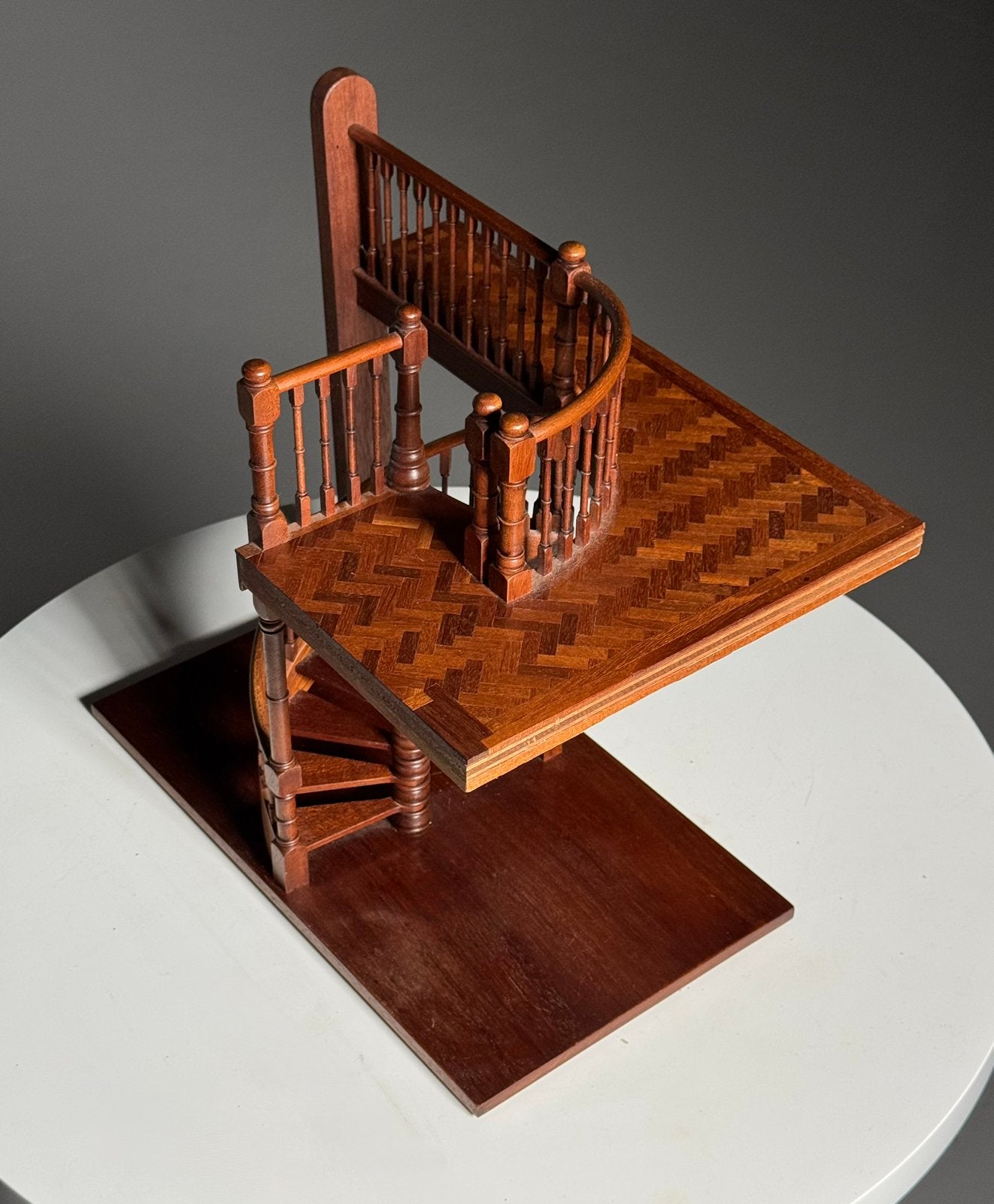 Architectonish trap model hout vintage, Ophalen, Zo goed als nieuw, Groter dan 1:32
