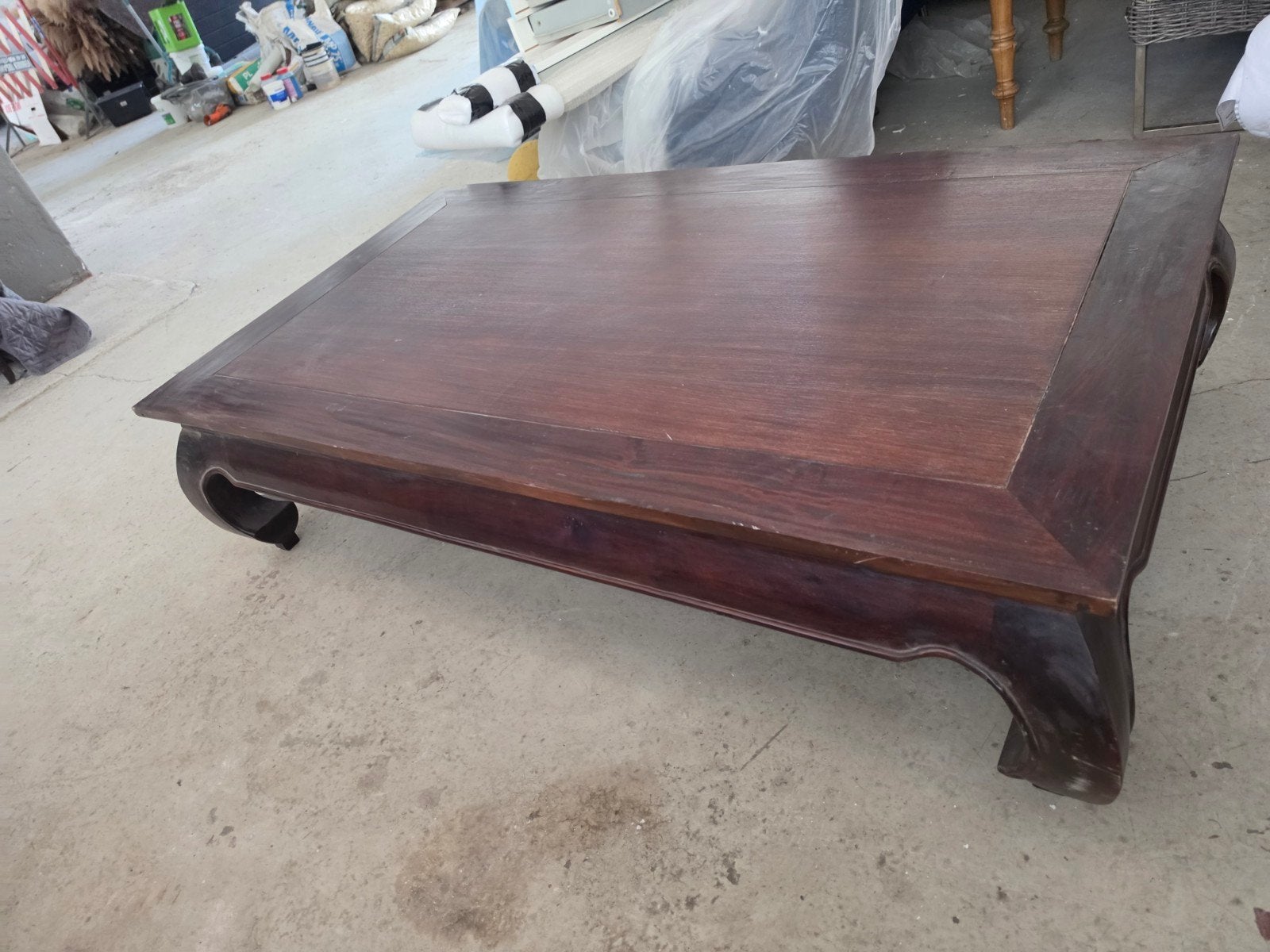Massief houten salontafel Aziatische stijl 140 x 80 cm, Huis en Inrichting, Tafels | Salontafels, Ophalen, Gebruikt, 100 tot 150 cm
