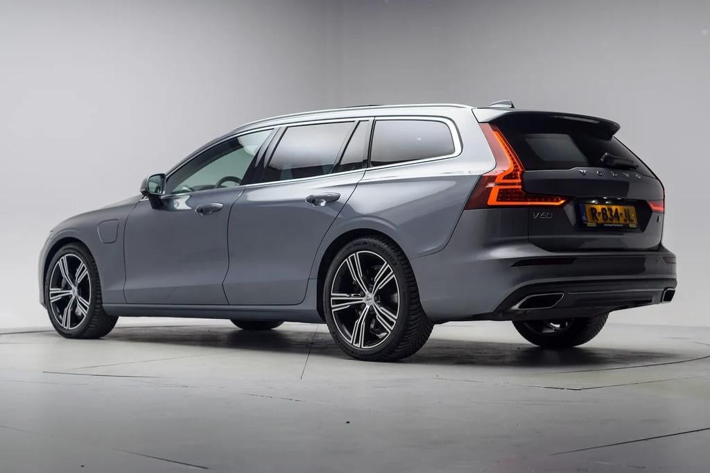Volvo V60 2.0 T6 Recharge AWD R-Design Aut. [ Panorama Head-, Automaat, Gebruikt, 4 cilinders, Automatische klimaatregeling