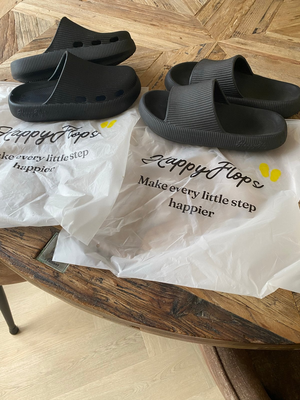 Happy Flops Slippers - Zwart, Ophalen of Verzenden, Zo goed als nieuw, Zwart, Slippers