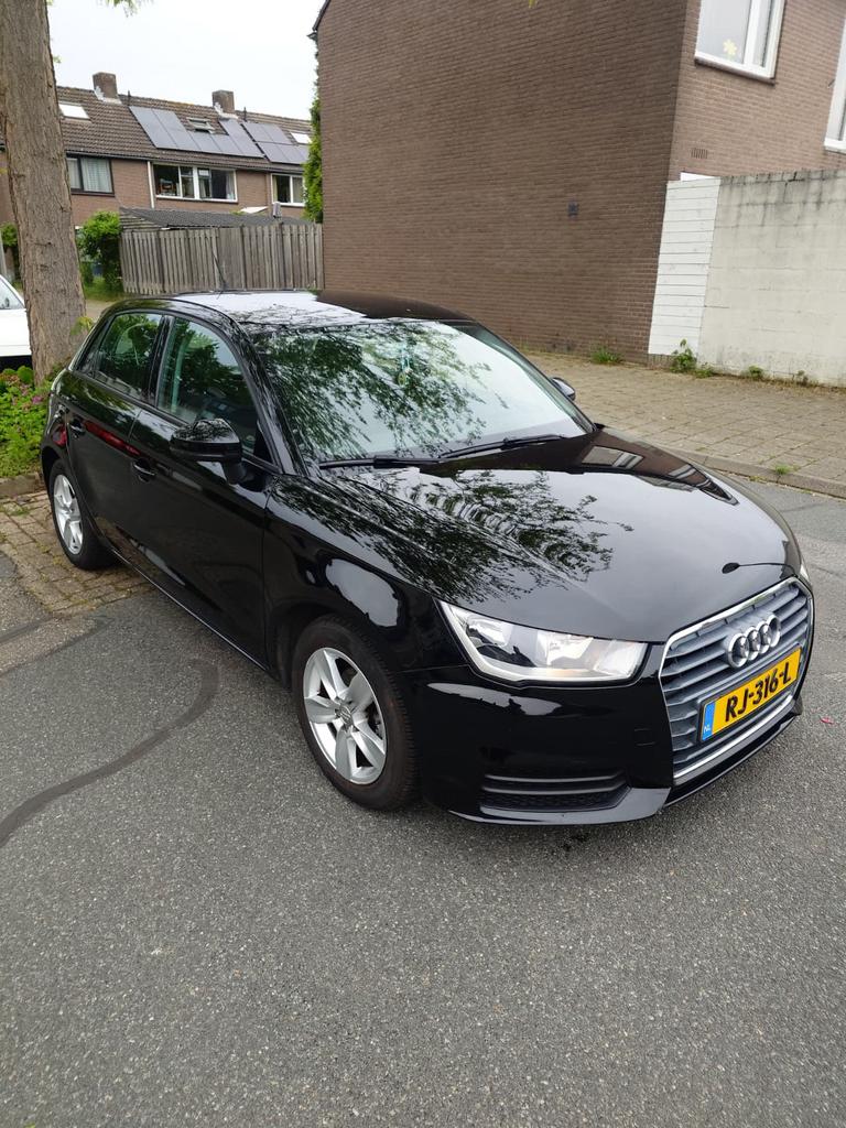 Audi A1 1.0 Tfsi 70KW Sportback 2018 Zwart, Auto's, Voorwielaandrijving, Stof, Zwart, 95 pk