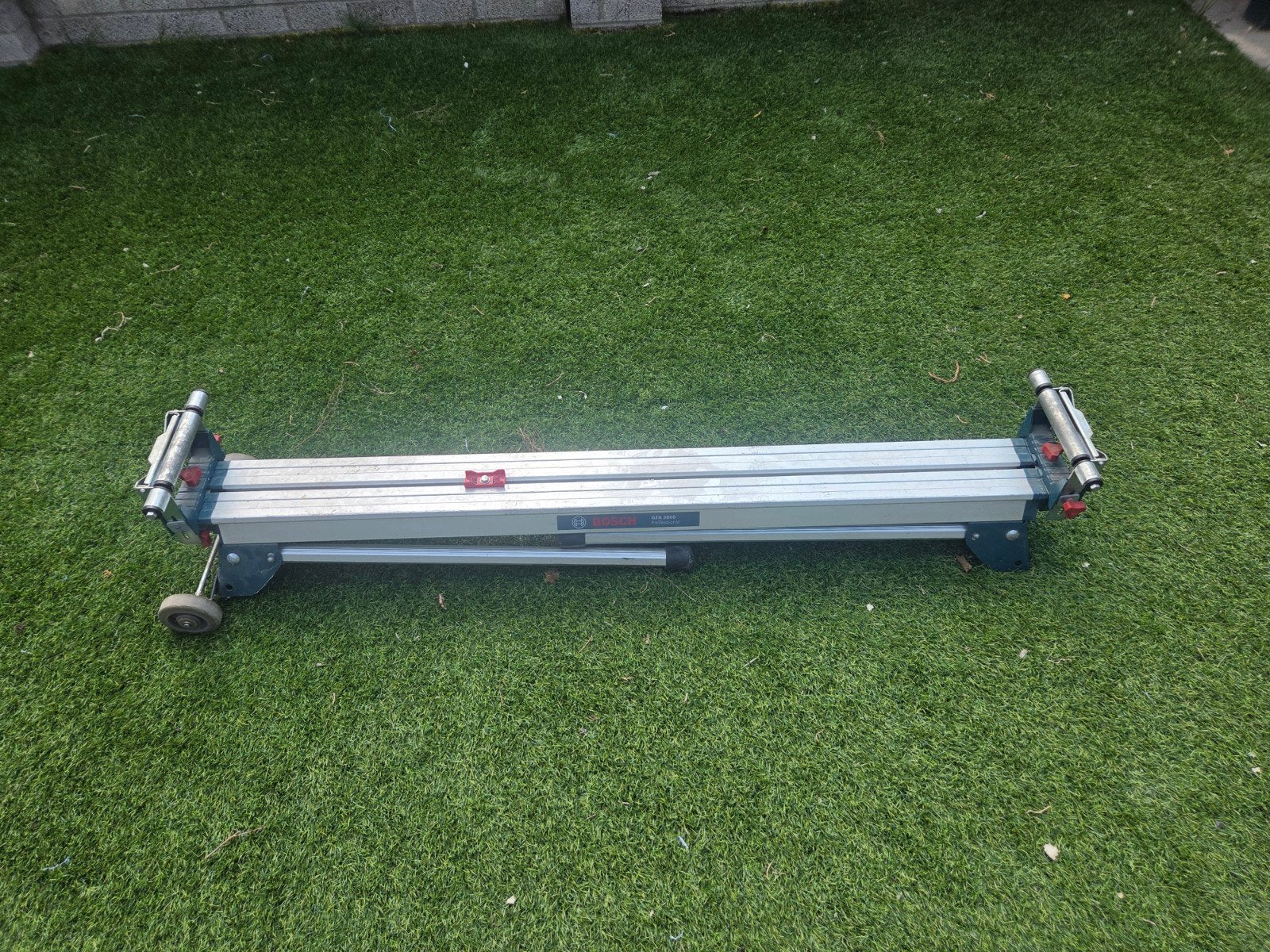 bosch onderstel voor afkortzaag, Doe-het-zelf en Verbouw, Gereedschap | Zaagmachines, Ophalen, 70 mm of meer, Zo goed als nieuw