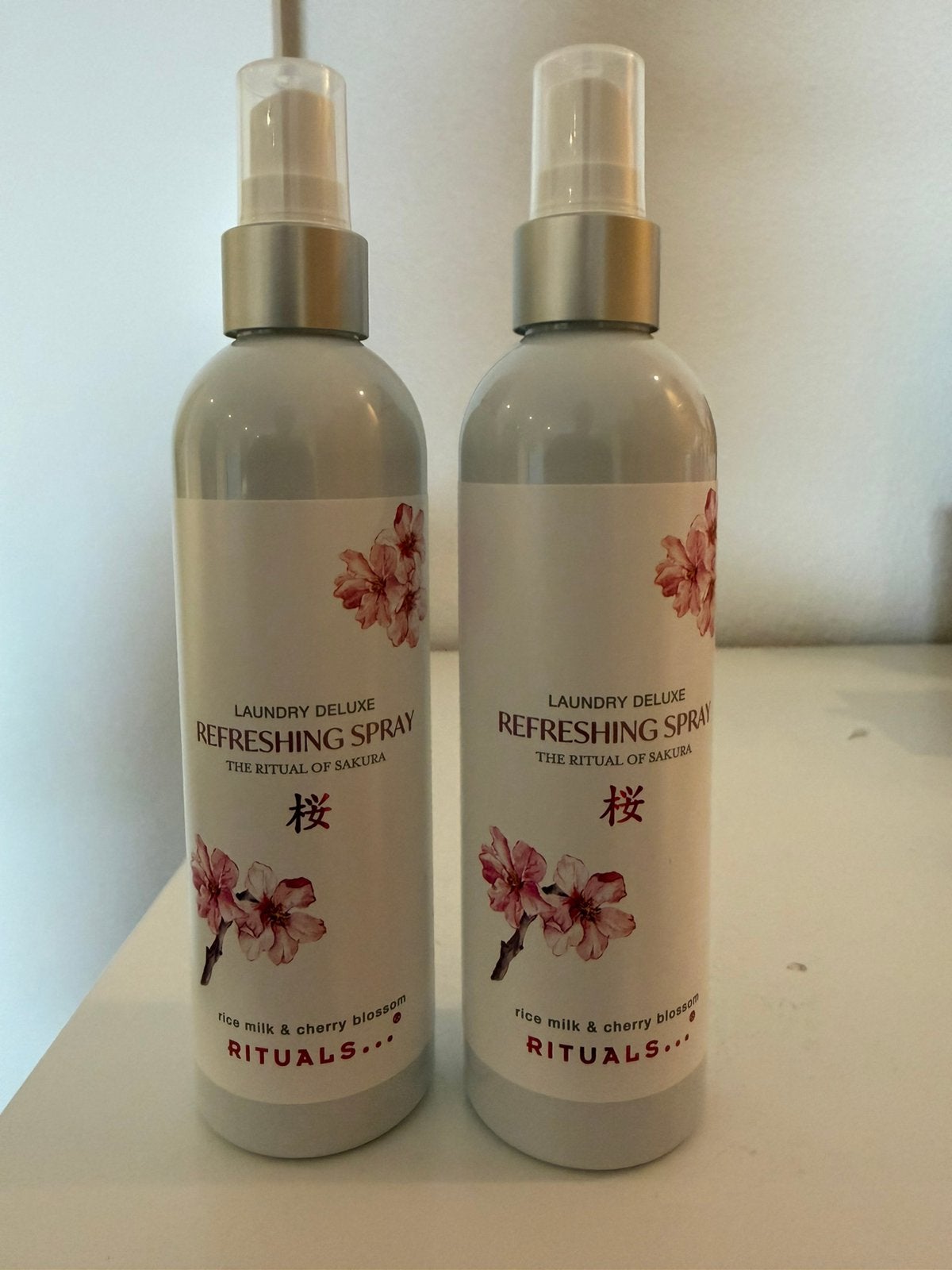 Nieuw Rituals Sakura refreshing spray 250 ml, Sieraden, Tassen en Uiterlijk, Uiterlijk | Lichaamsverzorging, Ophalen of Verzenden