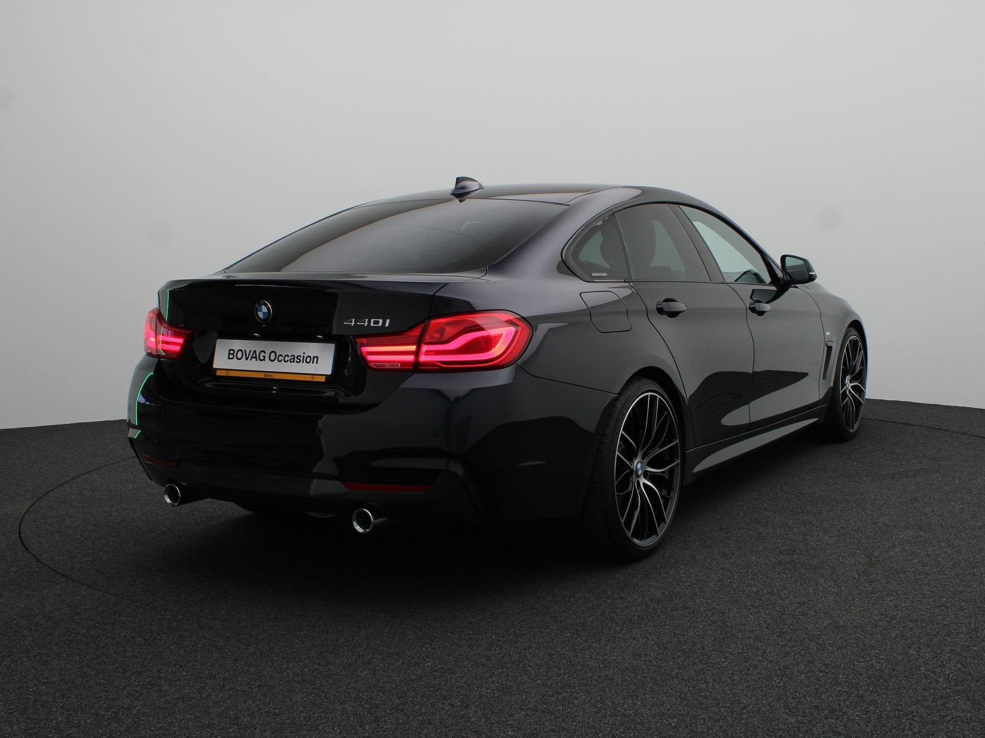 BMW 4 Serie Gran Coupé 440i High Executive | M Sportpakket, Auto's, Gebruikt, Euro 6, 1595 kg, Zwart
