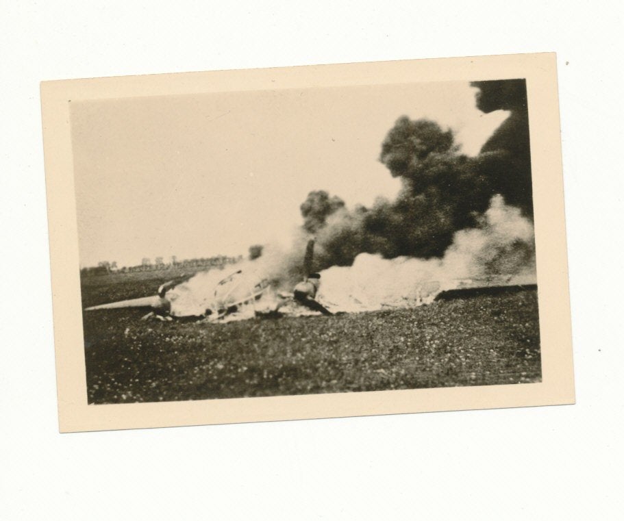 Foto neergeschoten Duitse bommenwerper Ockenburg, Ophalen of Verzenden, Luchtmacht, Nederland, Foto of Poster