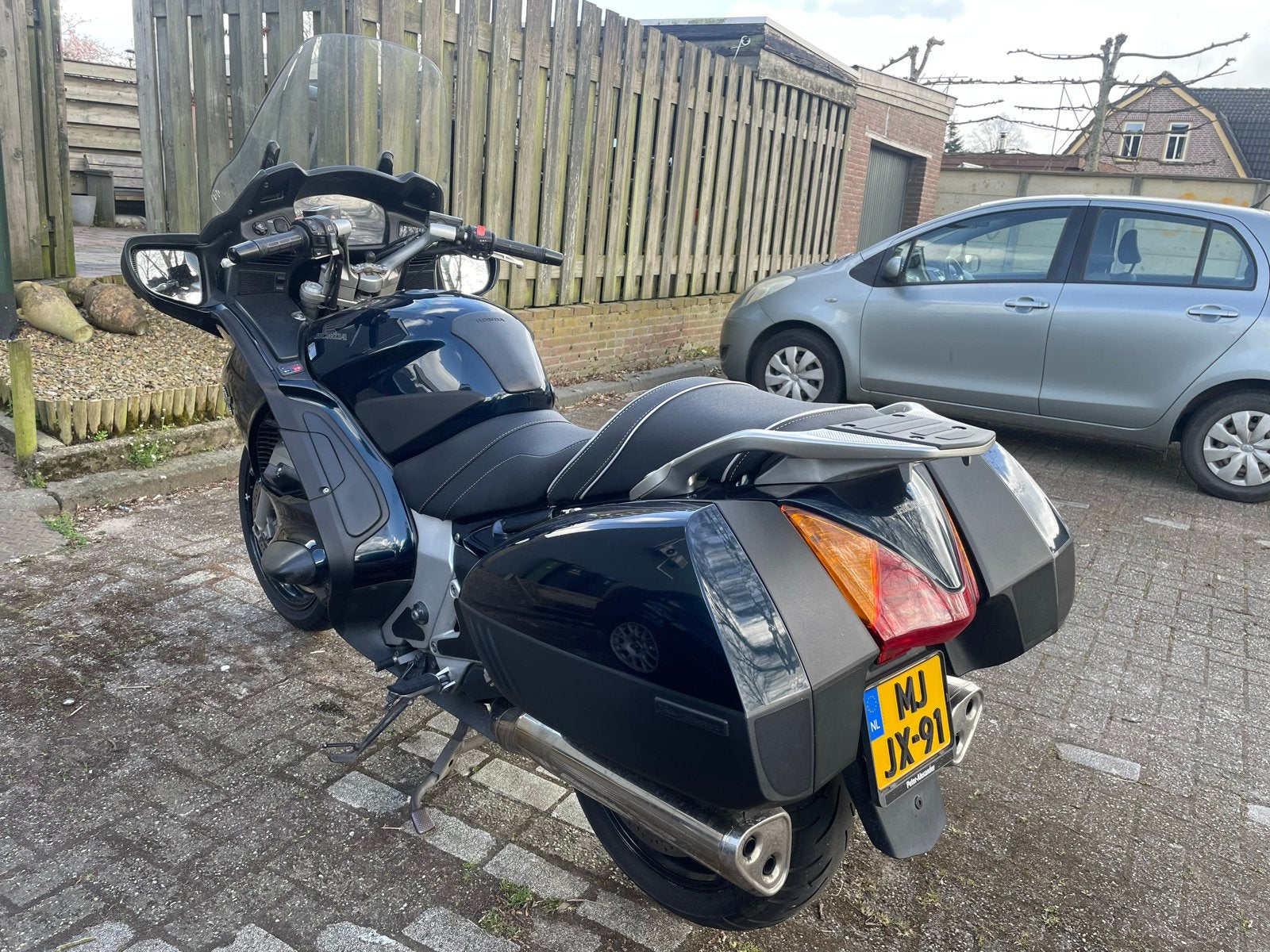 Honda Pan European ST1300 met de juiste opties en 92.400km, LED Verlichting, 4 cilinders, Motorrijbewijs A, Gebruikt