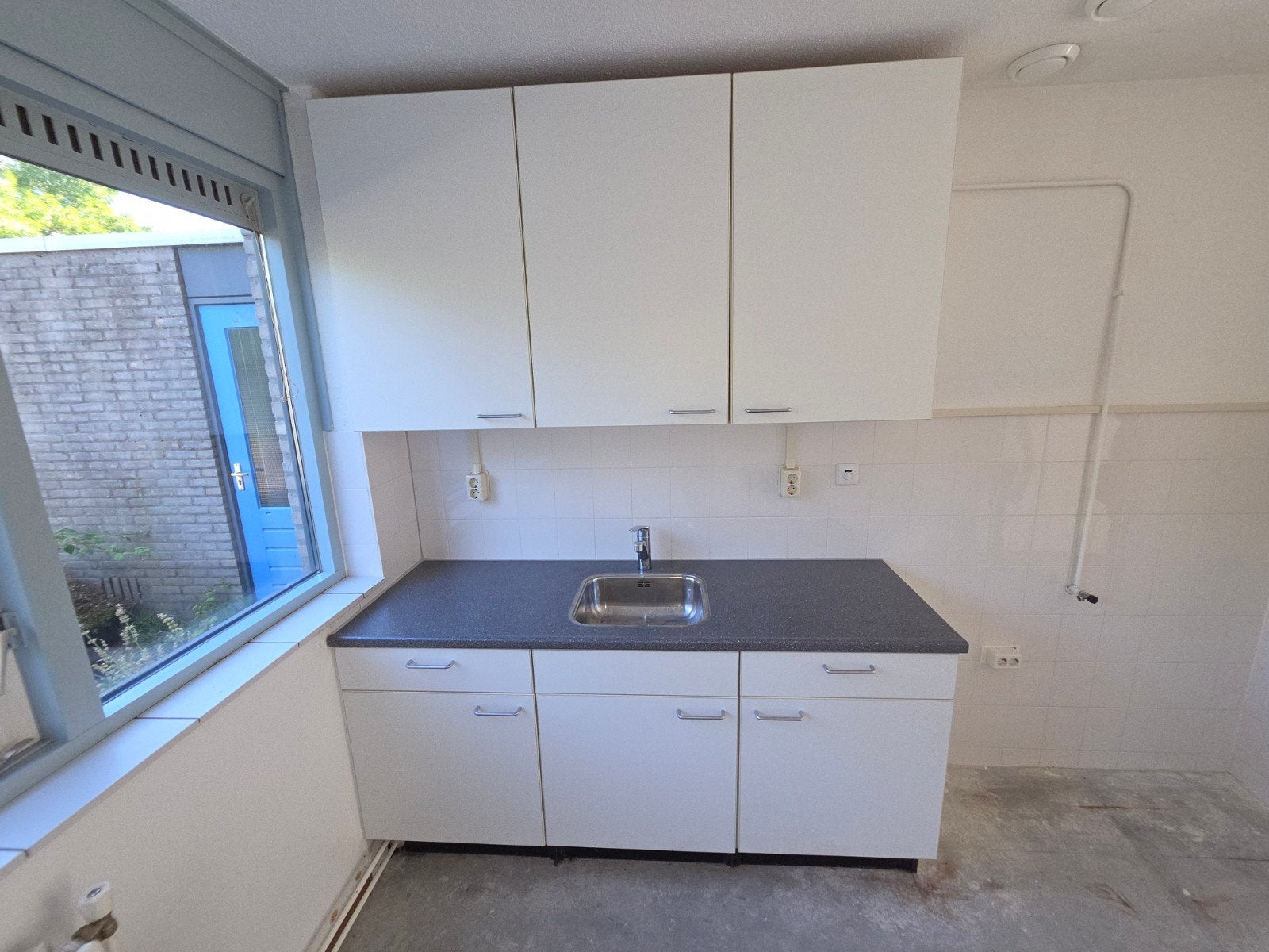 Compacte nieuwe witte bruyzeel keuken, Ophalen, Nieuw, Wit, Enkelwandige keuken