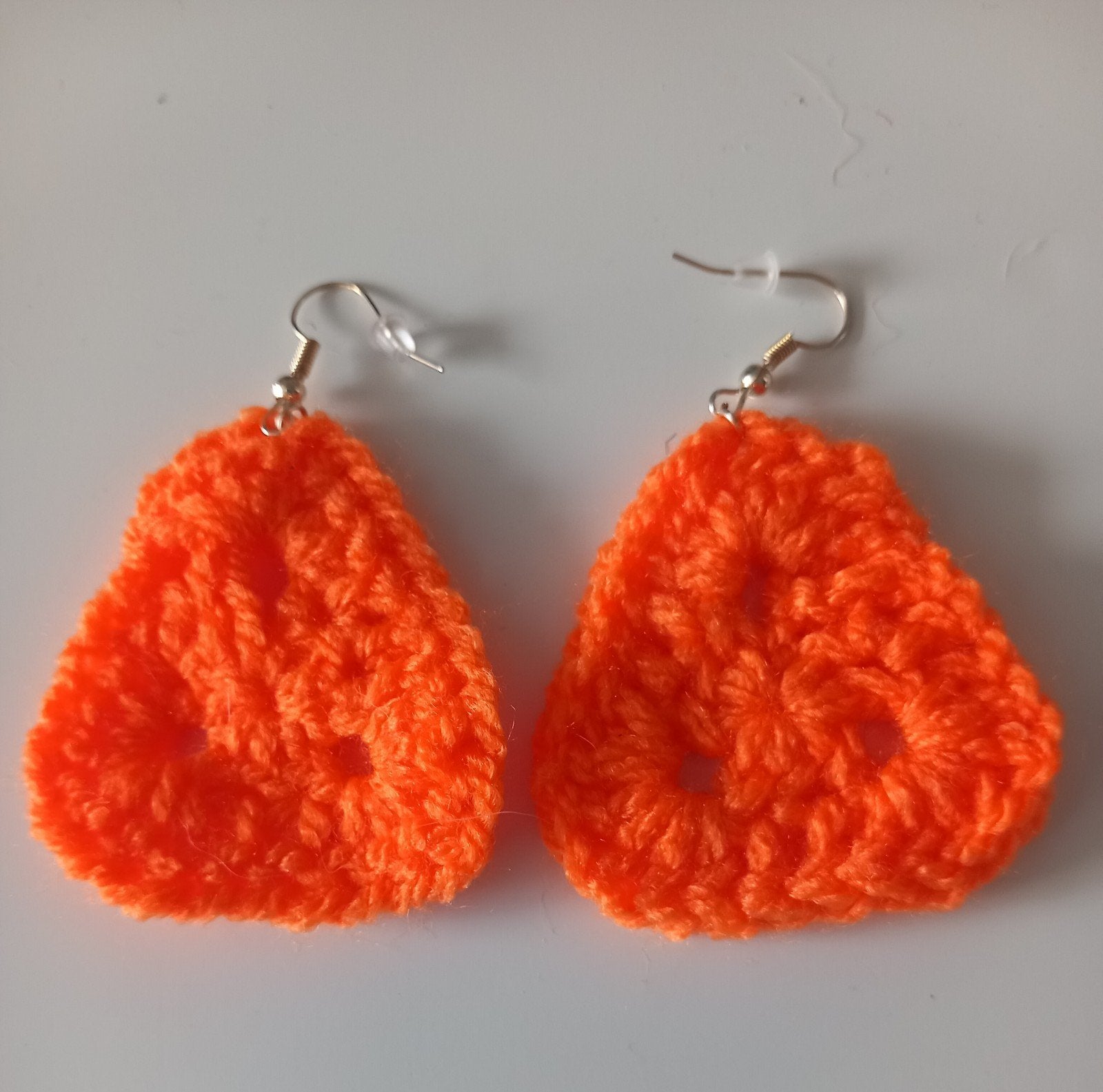 Opvallende Oranje Gehaakte Oorbellen - Handgemaakt, Overige materialen, Hangers, Nieuw, Oranje