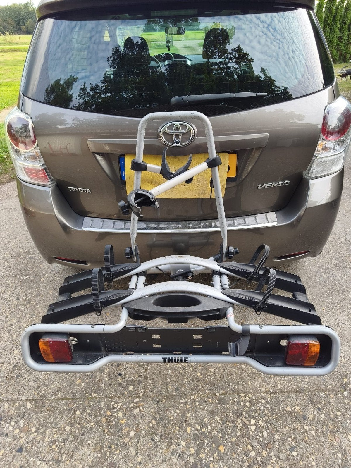 Thule fietsendrager voor 2 fietsen kantelbaar, Ophalen of Verzenden, 2 fietsen, Gebruikt, Trekhaakdrager