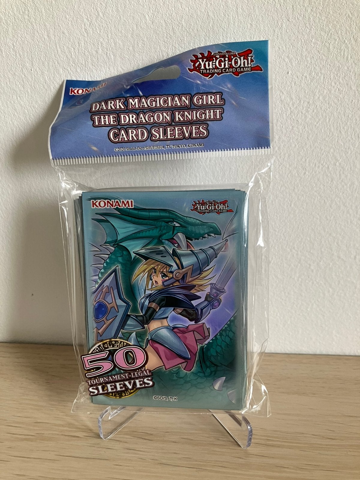 Yu-Gi-Oh! Dark Magician Girl card sleeves GESEALD, Ophalen of Verzenden, Nieuw, Sleeves of Kaarthoesjes