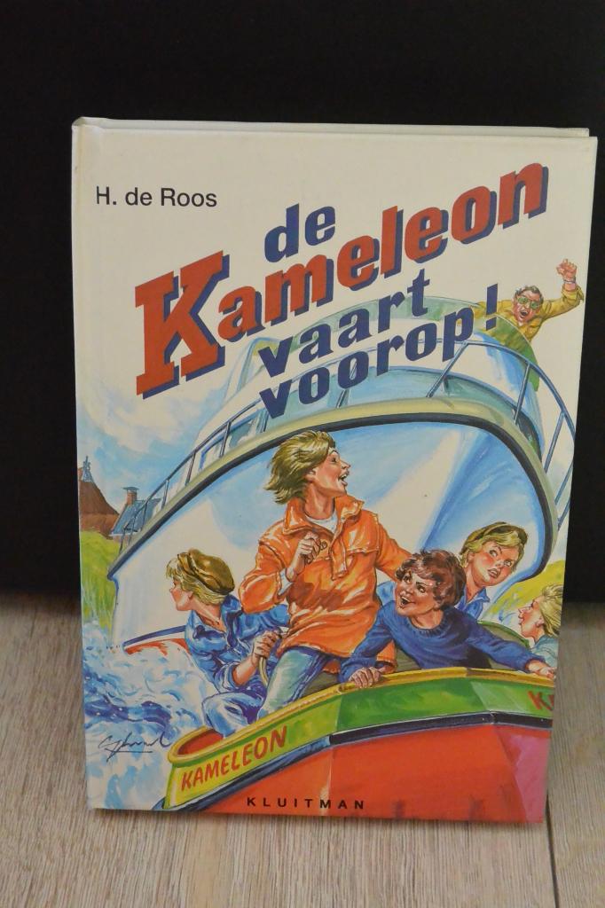 Boek De Kameleon vaart voorop ! - H. de Roos, Ophalen of Verzenden, Gelezen, H. de Roos, Fictie algemeen