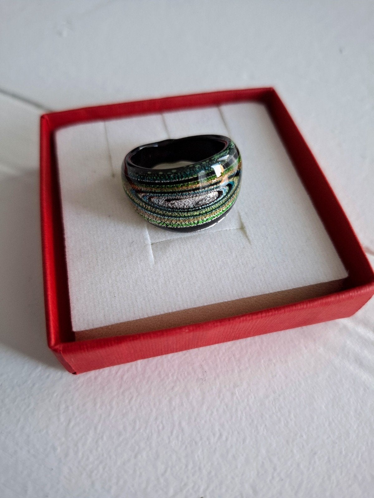 Kleurrijke ring met abstract patroon (18 mm), 18 tot 19, Kunststof, Overige kleuren, Ophalen of Verzenden