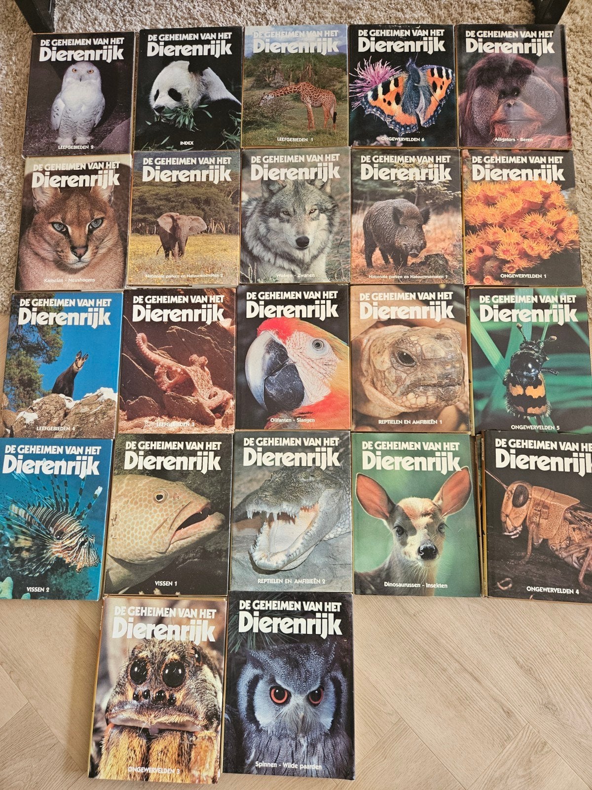 Boekenreeks: De Geheimen van het Dierenrijk (22 delen), Boeken, Ophalen of Verzenden, Gelezen, Natuur algemeen, Diverse auteurs