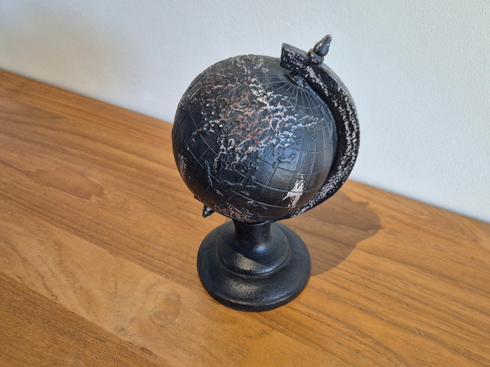 Decoratieve Wereldbol - Zwart/Zilver - 23cm hoogHoogte, Ophalen of Verzenden, Zo goed als nieuw, 12 cm
