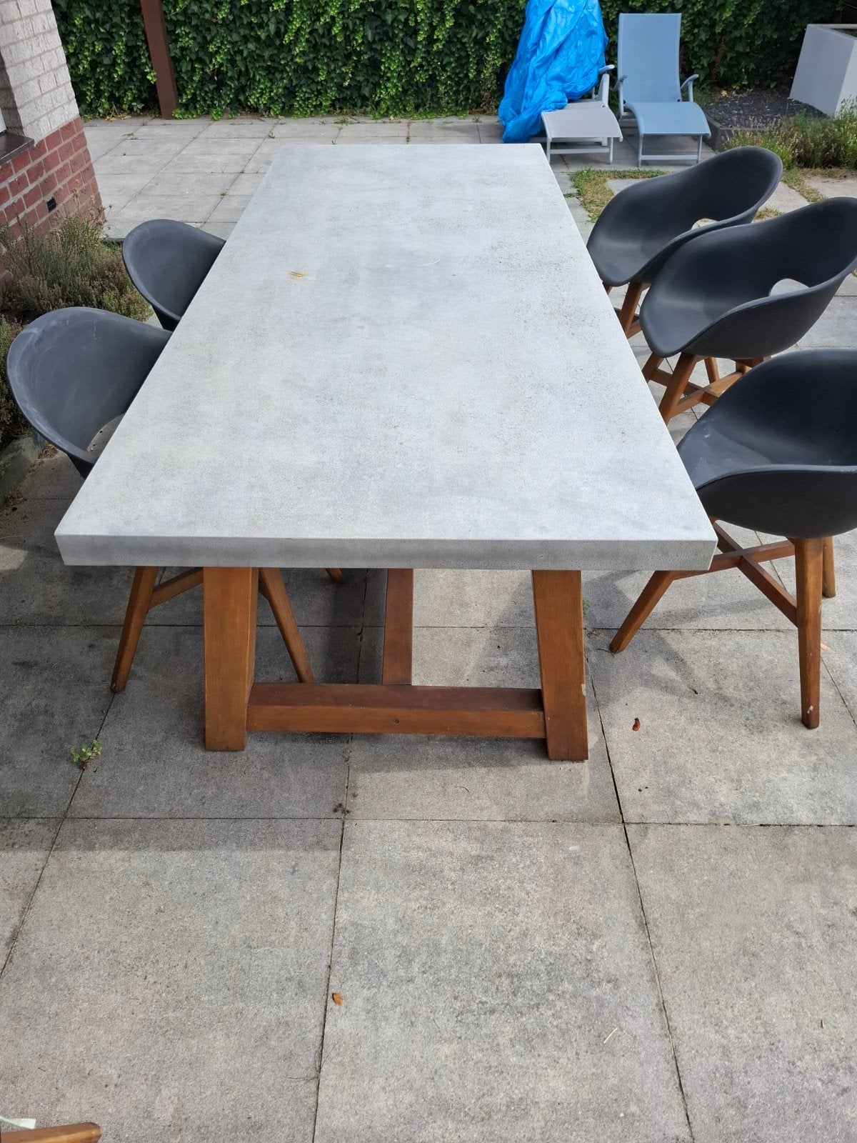 Tuinset Veltis Karlstad (Betonlook tuintafel + stoelen), Ophalen, Gebruikt, Hardhout, 6 zitplaatsen
