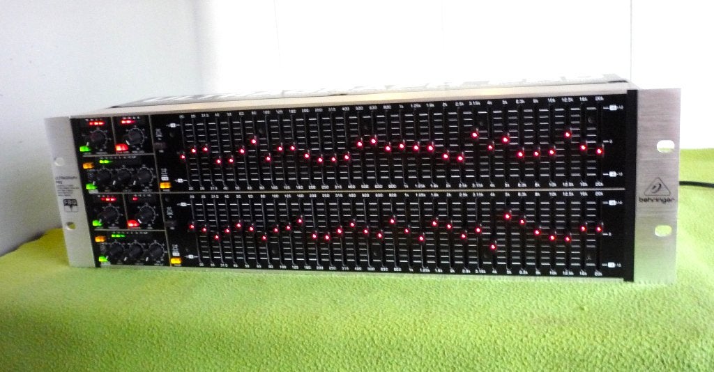 Behringer FBQ6200 stereo equalizer nieuw, Overige merken, Nieuw, Ophalen of Verzenden, 120 watt of meer