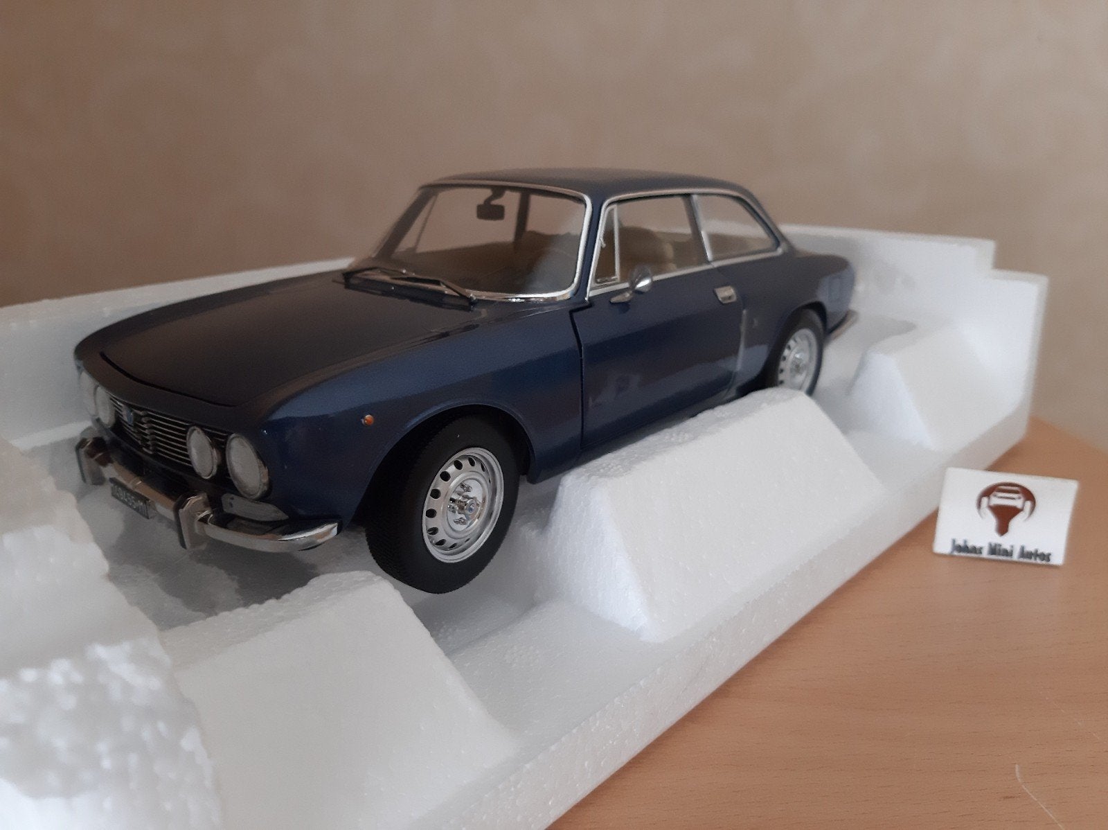 Alfa Romeo 2000 GTV 1973 blauw-metallic LIMITED EDITION 1:18, Auto, Nieuw, Norev, NOREV HIGH QUALITY