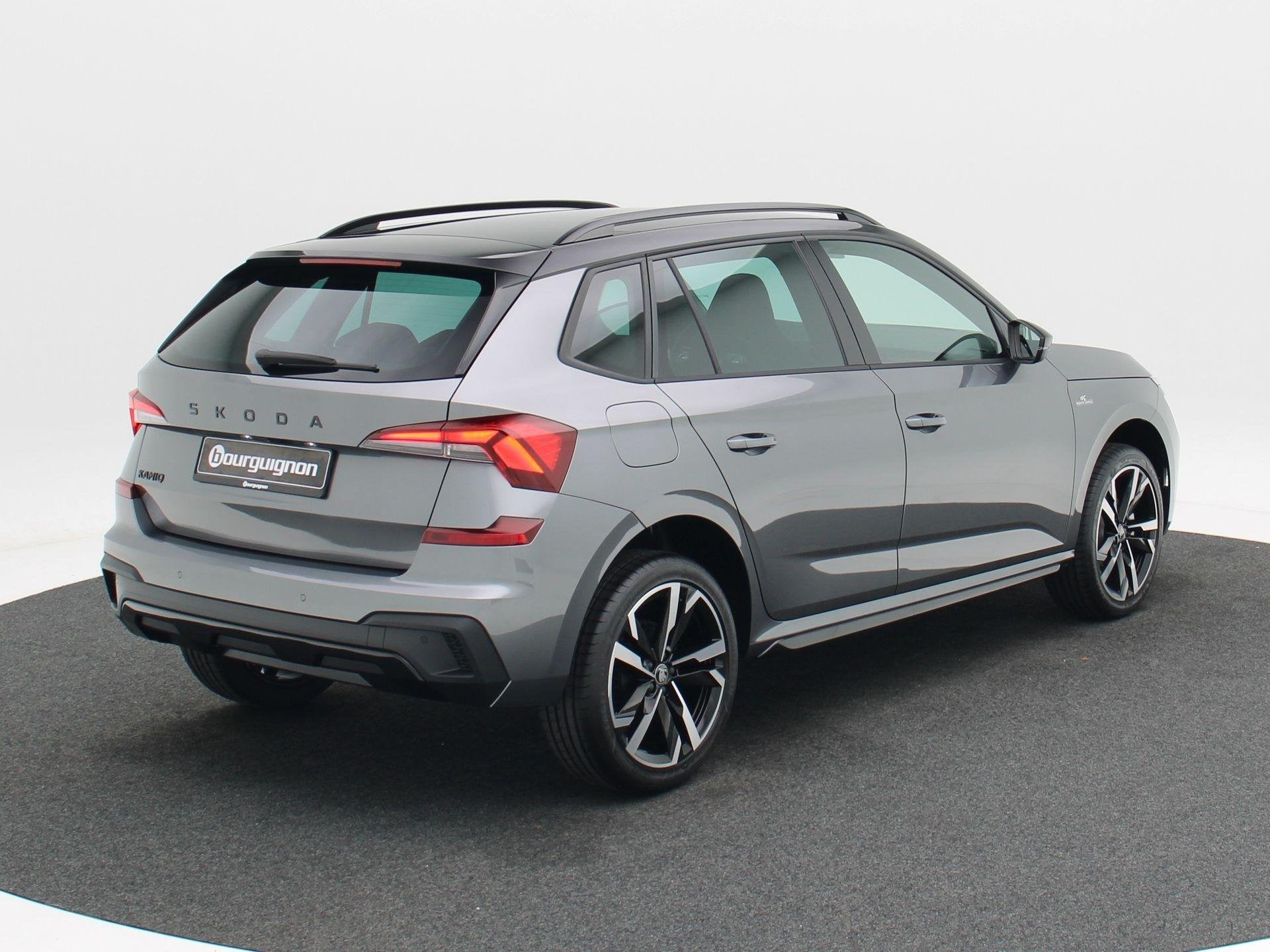 Skoda Kamiq Monte Carlo 1.0 TSI 115 PK | Automaat | Stoelver, Auto's, Euro 6, 1148 kg, Origineel Nederlands, Nieuw