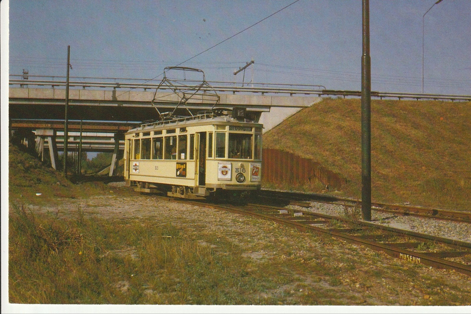 HAAGSE TRAM HTM 816 VIADUCT SCHIPHOLLIJN 30 SEPTEMBER 1979, Ophalen of Verzenden, 1960 tot 1980, Ongelopen, Noord-Holland