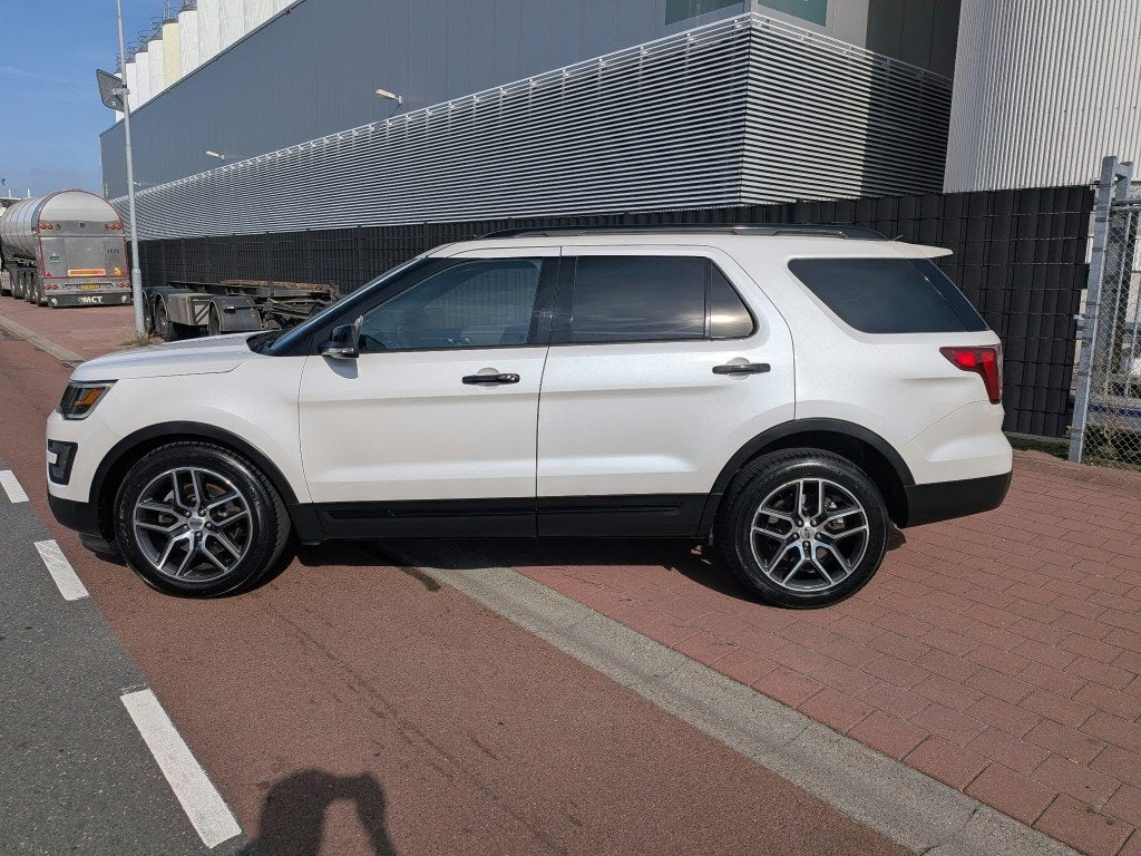 Ford Explorer 3.5 V6 370 PK 7 persoons, Euro 5, Gebruikt, Zwart, Wit