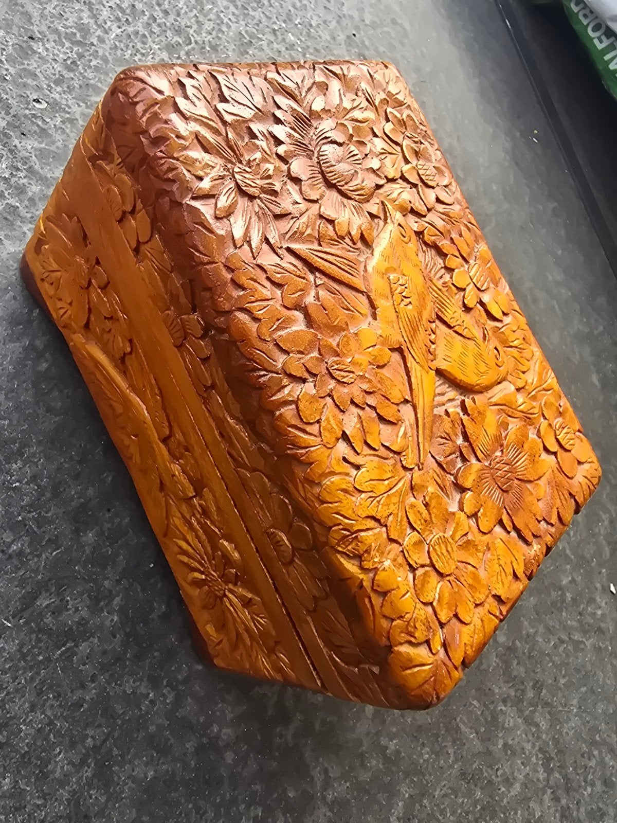 Handgesneden houten doos met vogel- en bloemmotief (DOOS 9), Ophalen of Verzenden