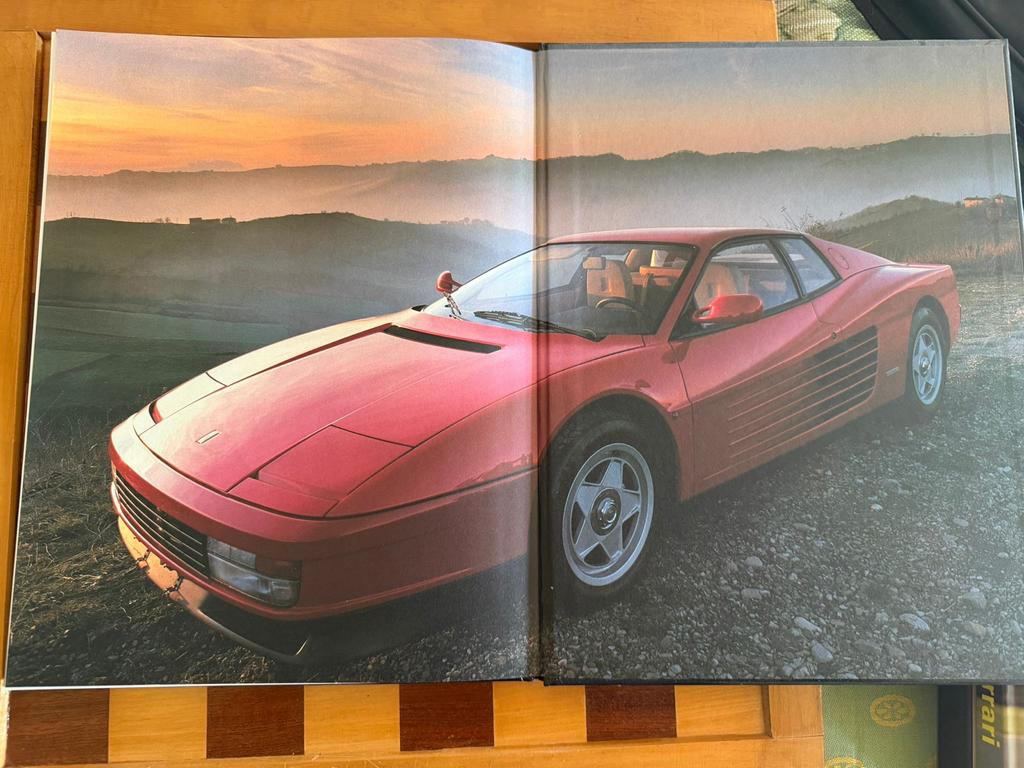 Supercars: Ferrari Testarossa Boek - Mark Hughes, Ophalen of Verzenden, Zo goed als nieuw, Ferrari