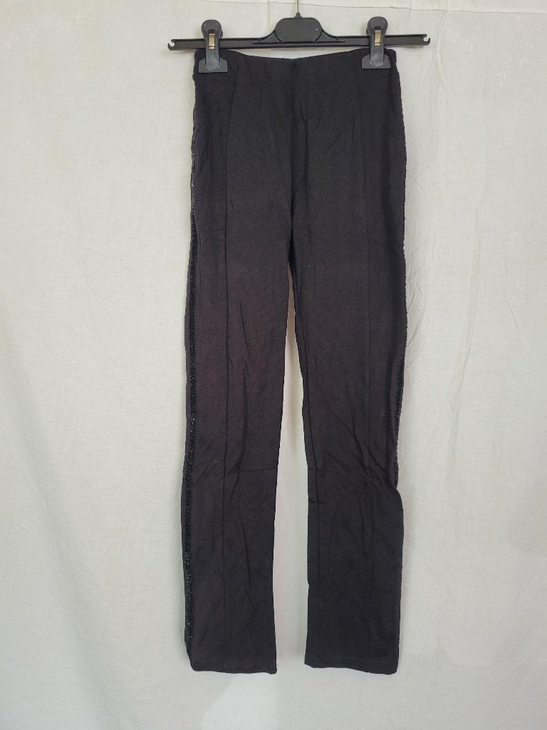 Stoere zwarte broek, glitterstreep mt 146/152 merk Hema, Broek, Meisje, ., Ophalen of Verzenden