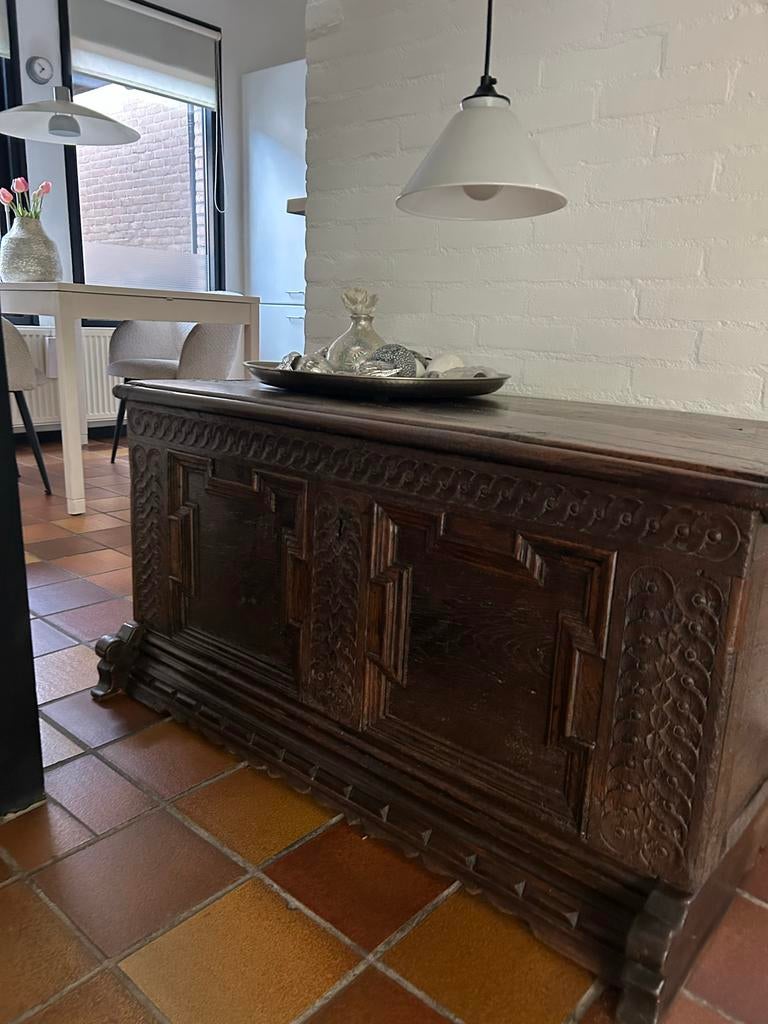 Antieke Eiken Kist met Handgesneden Details, Huis en Inrichting, Ophalen, Gebruikt