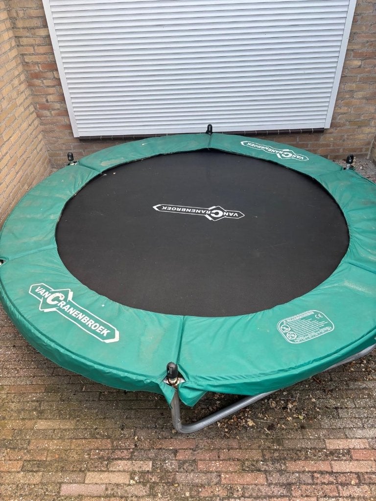 Trampoline, Ophalen, Zo goed als nieuw